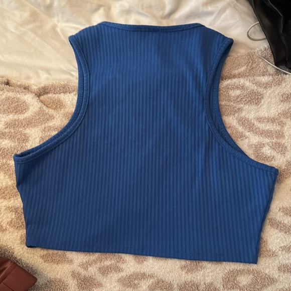 Crop top - Picture 3 of 3